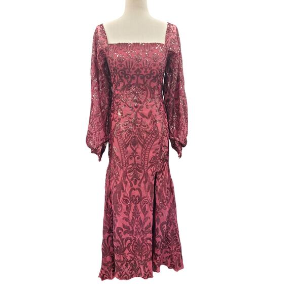 NWT Long Sleeved Patterned Sequin Gown Burgundy Size 4 Small - Picture 1 of 14